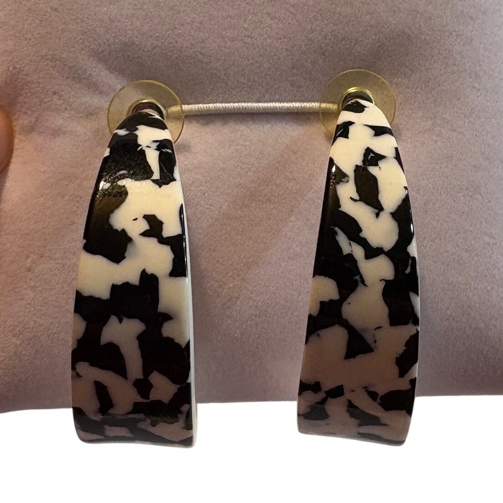 1980s Cow Black and White Marbled Acrylic Chunky Hoop Earrings 2 Inch C-Hoops